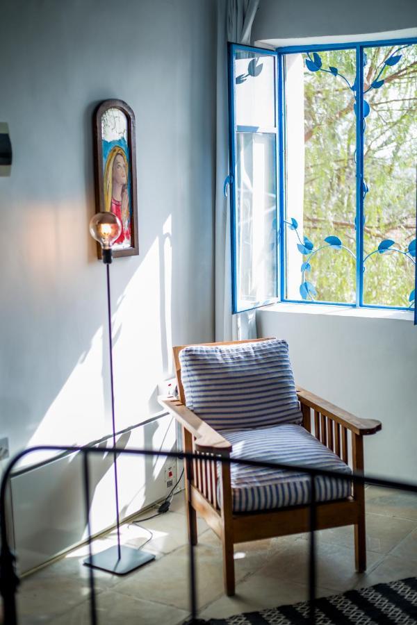 Cecilias Courtyard Pensionat Malya Exteriör bild